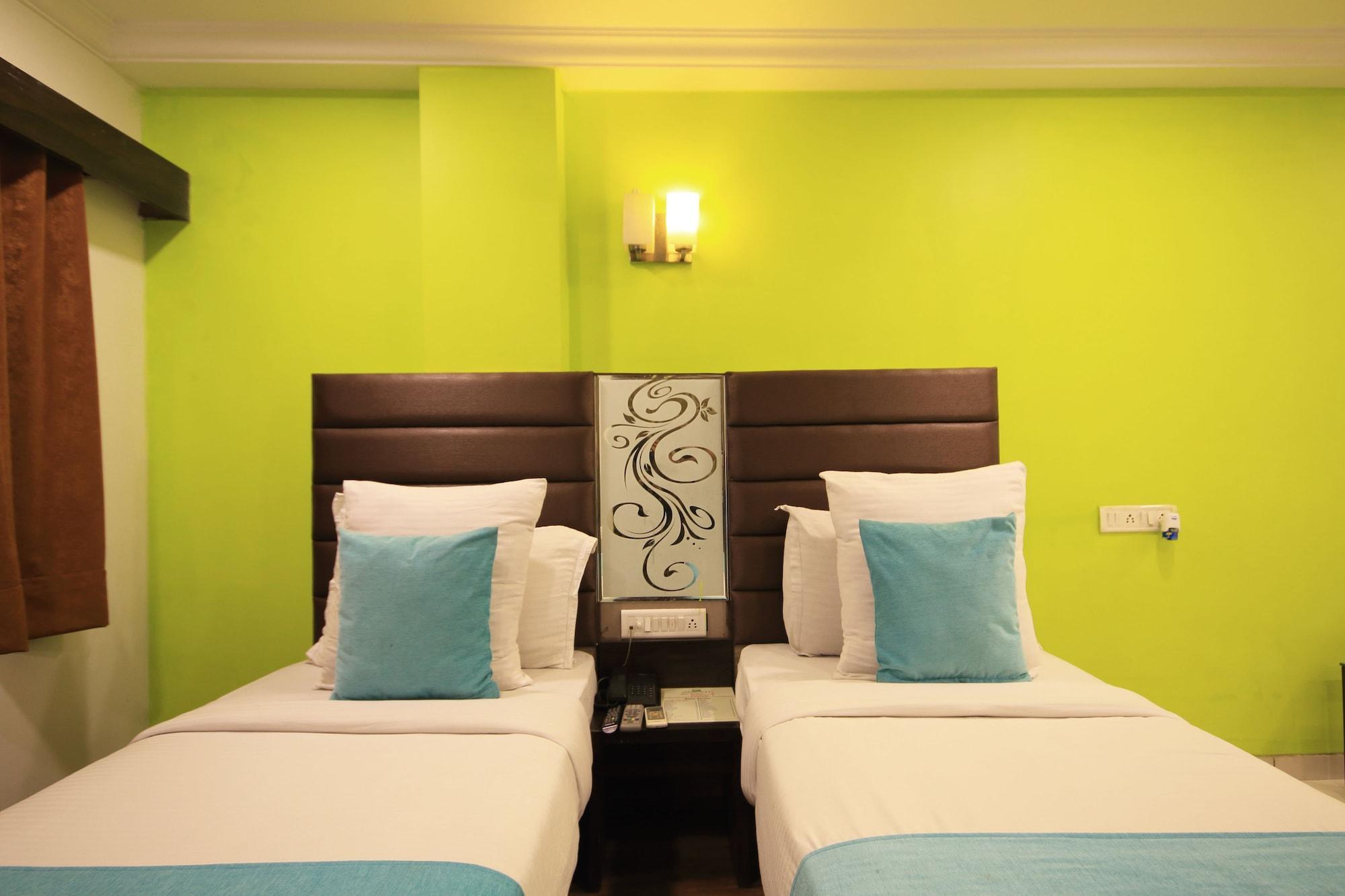 Fabhotel Kadamb Inn Ахмедабад Екстериор снимка